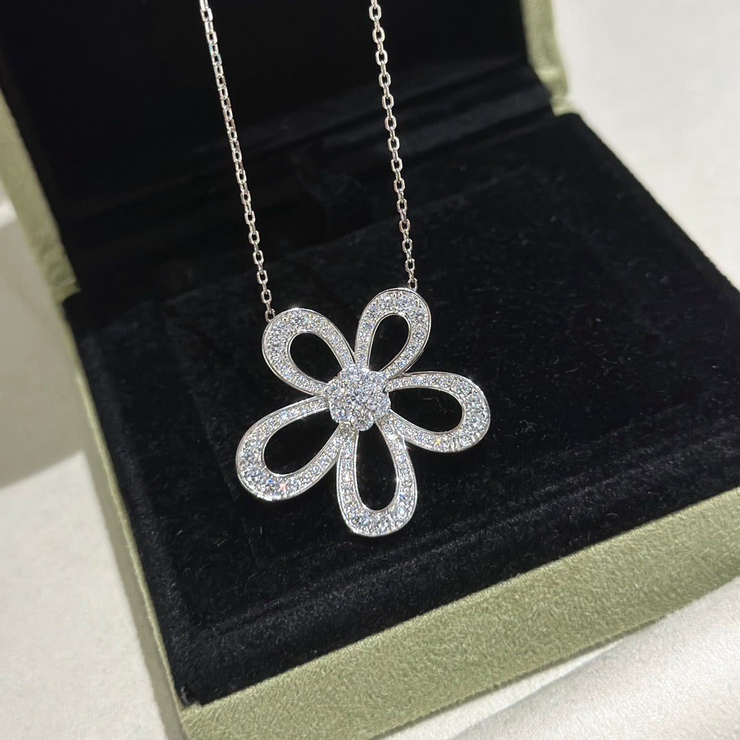 [⭐⭐JeweliWhal]FLOWERLACE NECKLACE FULL DIAMONDS