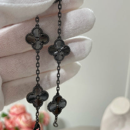 {
"⭐⭐JeweliWhal": "⭐⭐JeweliWhal",
"CLOVER 5 MOTIF BLACK BRACELET": "クローバー 5モチーフ ブラック ブレスレット"
}
