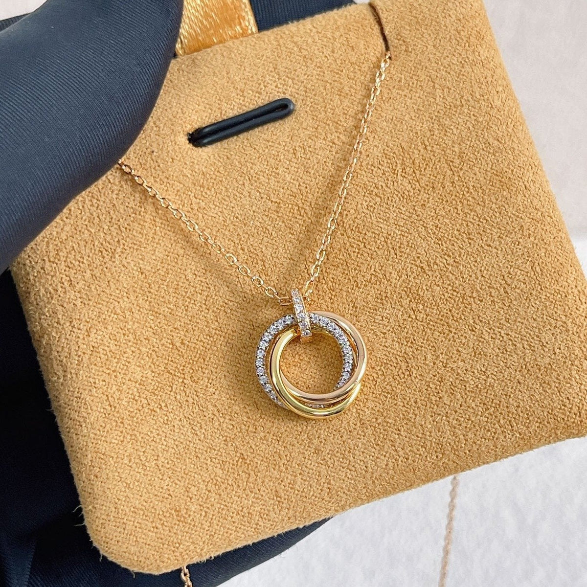 [⭐⭐JeweliWhal]TRINITY NECKLACE SILVER GOLD PINK GOLD DIAMONDS