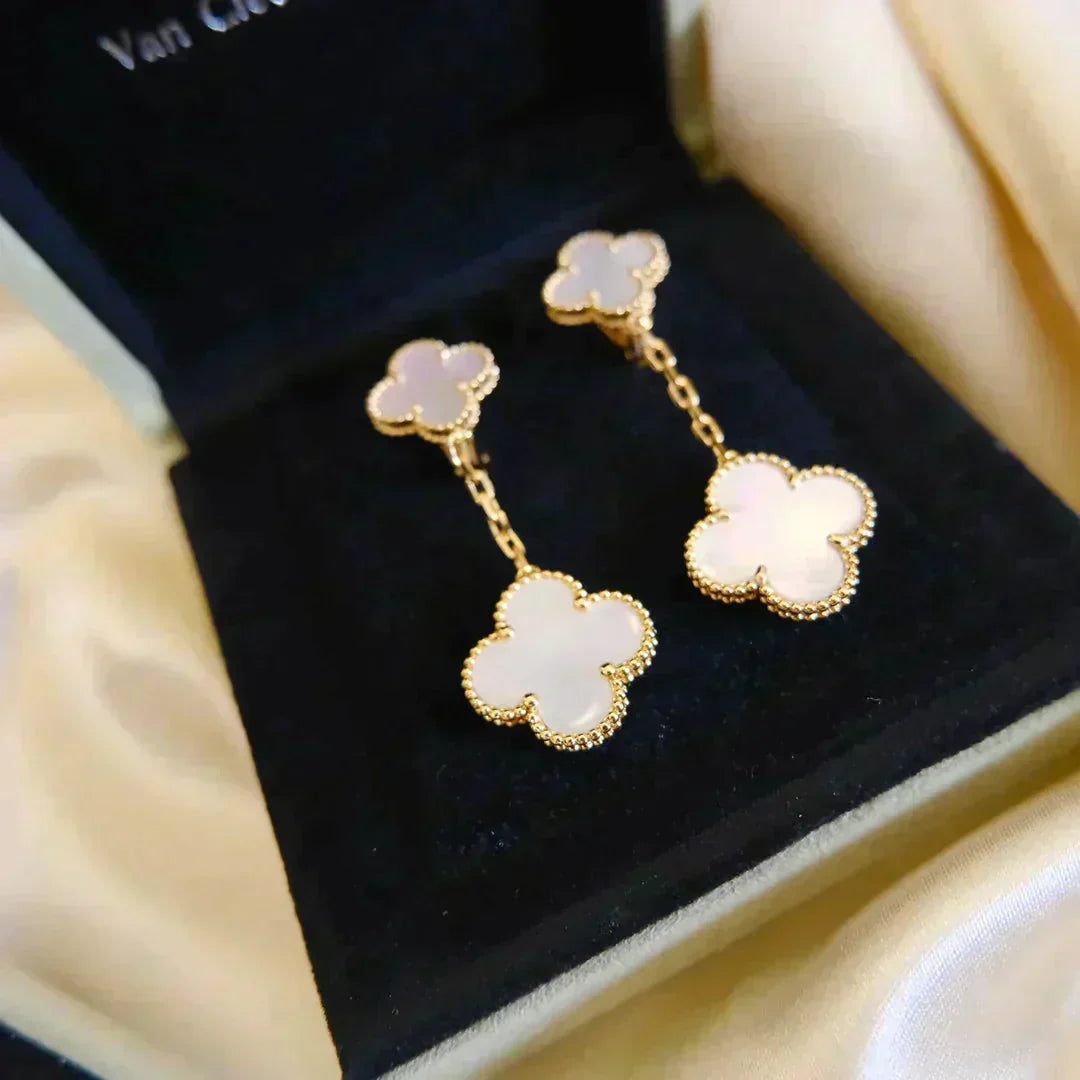 [⭐⭐JeweliWhal]CLOVER 2 MOTIF WHITE MOP EARRINGS