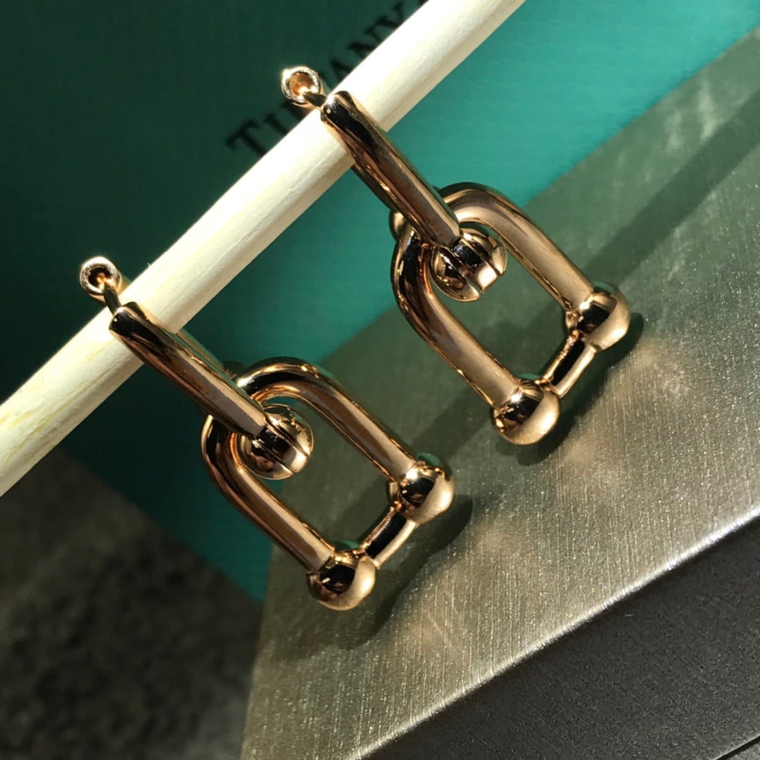 {
  "⭐JeweliWhal": "ハードウェア ドロップ ピアス ダブルリンク"
}