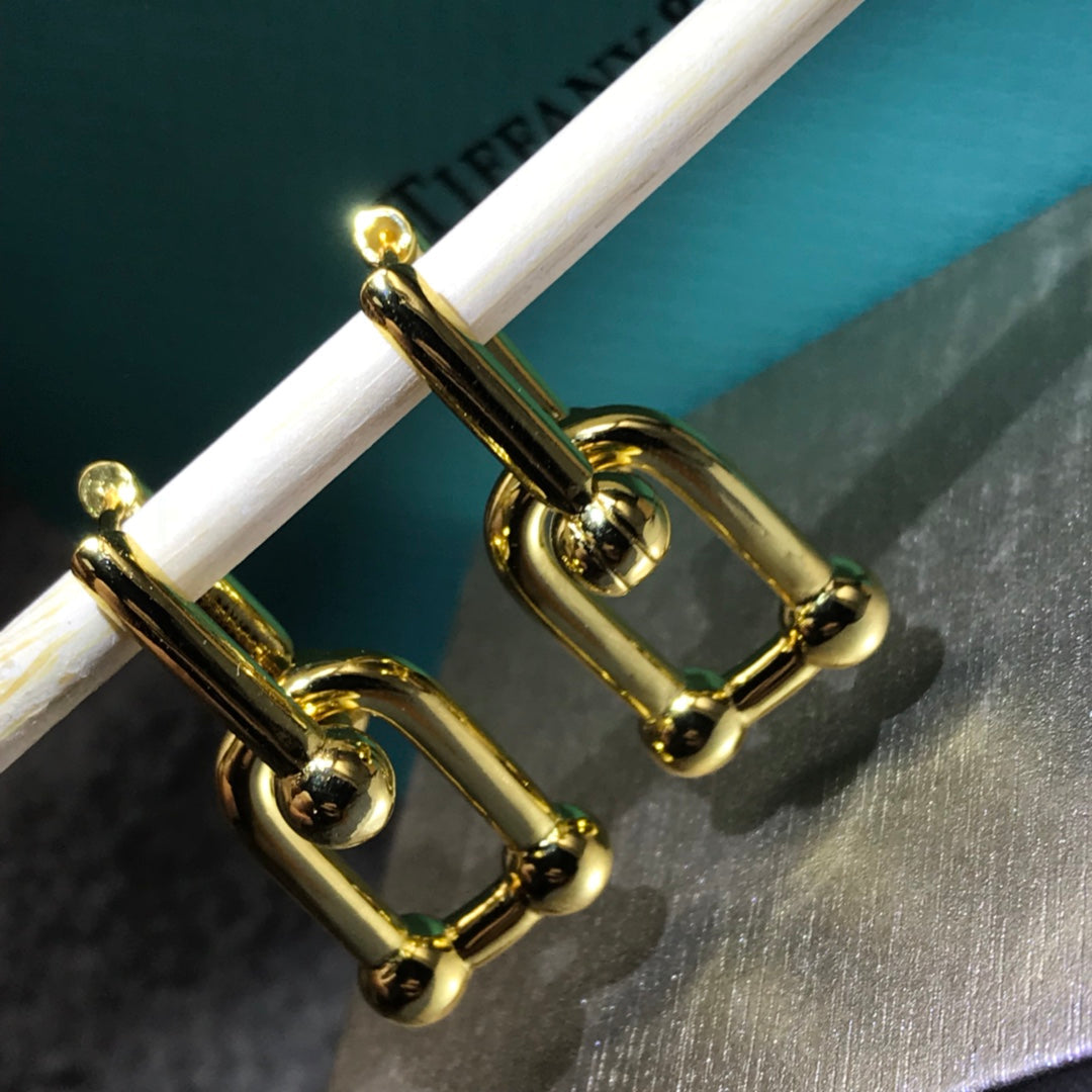 {
  "⭐JeweliWhal": "ハードウェア ドロップ ピアス ダブルリンク"
}