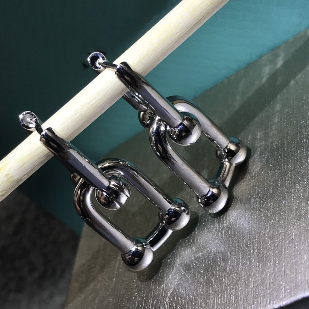 {
  "⭐JeweliWhal": "ハードウェア ドロップ ピアス ダブルリンク"
}