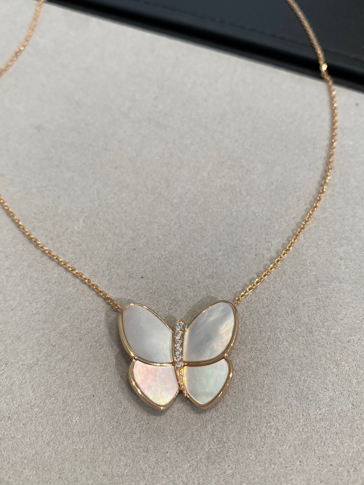 [⭐⭐JeweliWhal]BUTTERFLY GOLD MOP DIAMOND NECKLACE