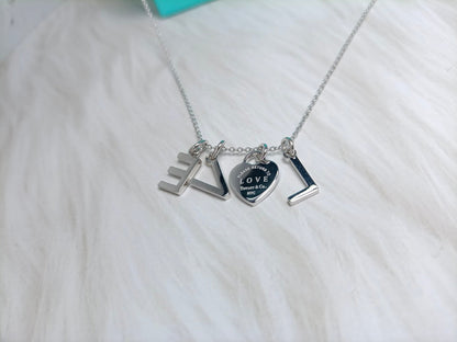 [⭐JeweliWhal]LOVE TEXT PEDANT NECKLACE