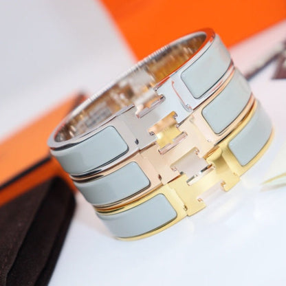 [⭐⭐JeweliWhal]H LIGHT BLUE BRACELET