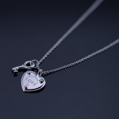 [⭐JeweliWhal]KEY AND HEART SILVER NECKLACE