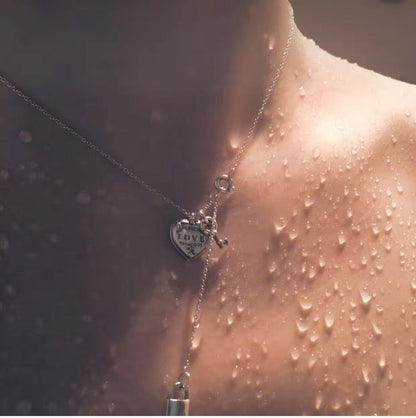 [⭐JeweliWhal]KEY AND HEART SILVER NECKLACE