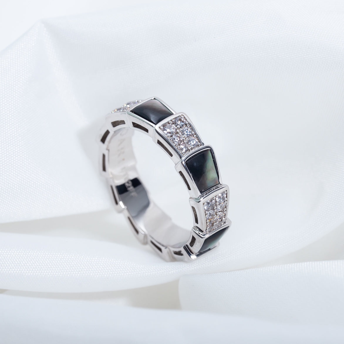 [⭐⭐JeweliWhal]SERPENTI RING SILVER DIAMOND BLACK MOP 4MM