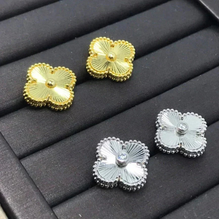 [⭐⭐JeweliWhal]CLOVER MINI 9.5MM LASER EARRINGS