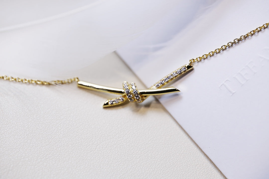 [⭐JeweliWhal]KNOT NECKLACE GOLD DIAMONDS