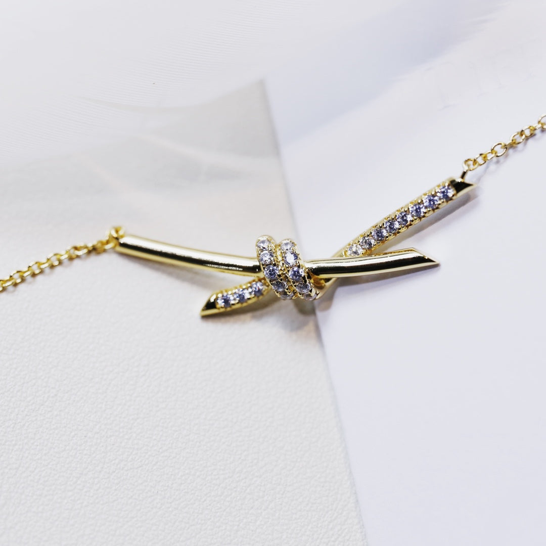 [⭐JeweliWhal]KNOT NECKLACE GOLD DIAMONDS