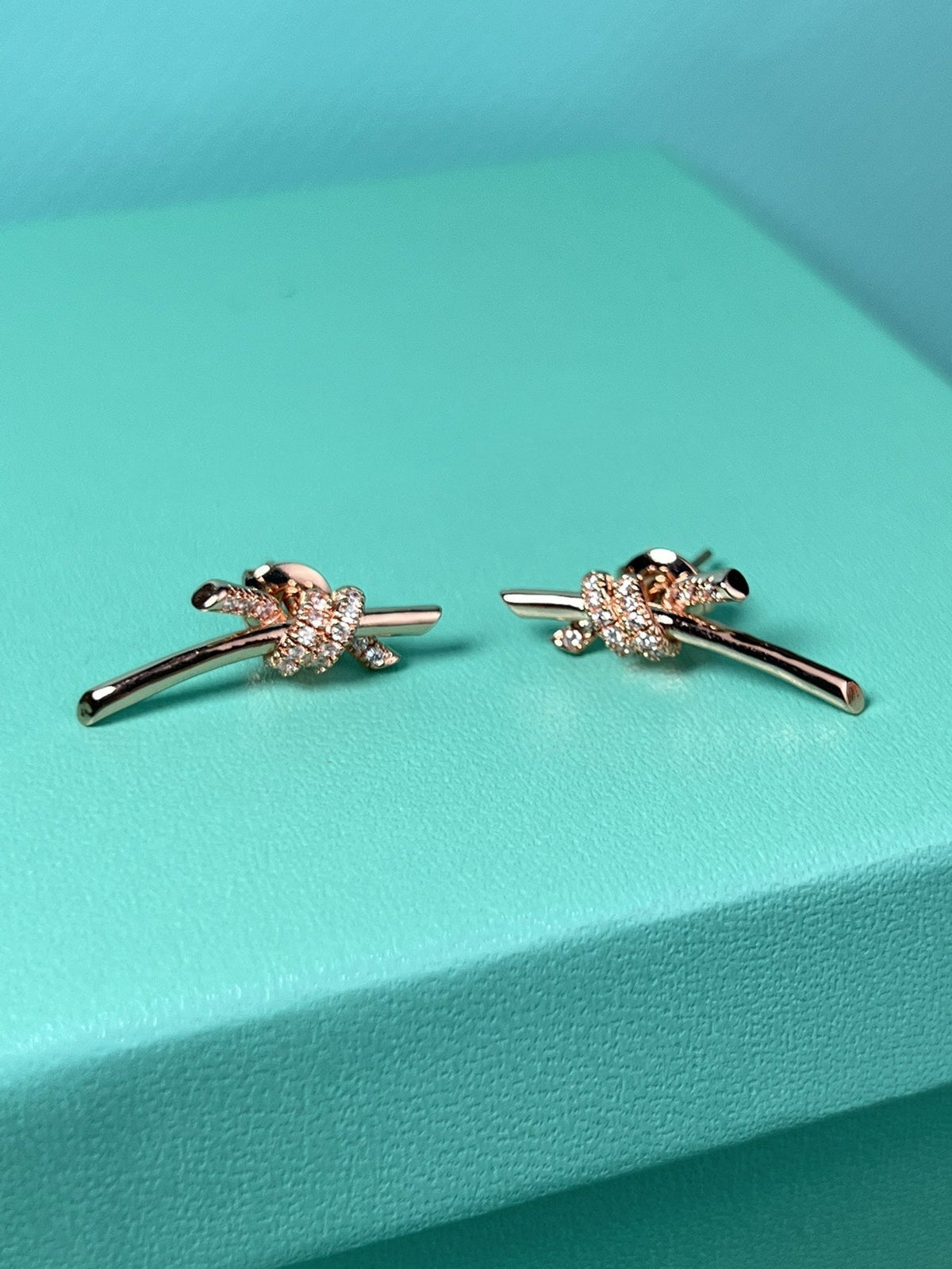 [⭐JeweliWhal]KNOT EARRINGS PINK GOLD DIAMOND