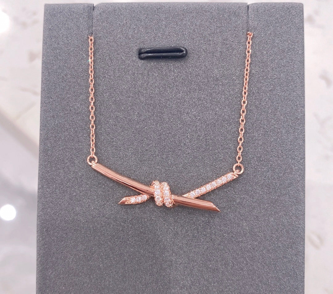 [⭐JeweliWhal]KNOT NECKLACE DIAMONDS