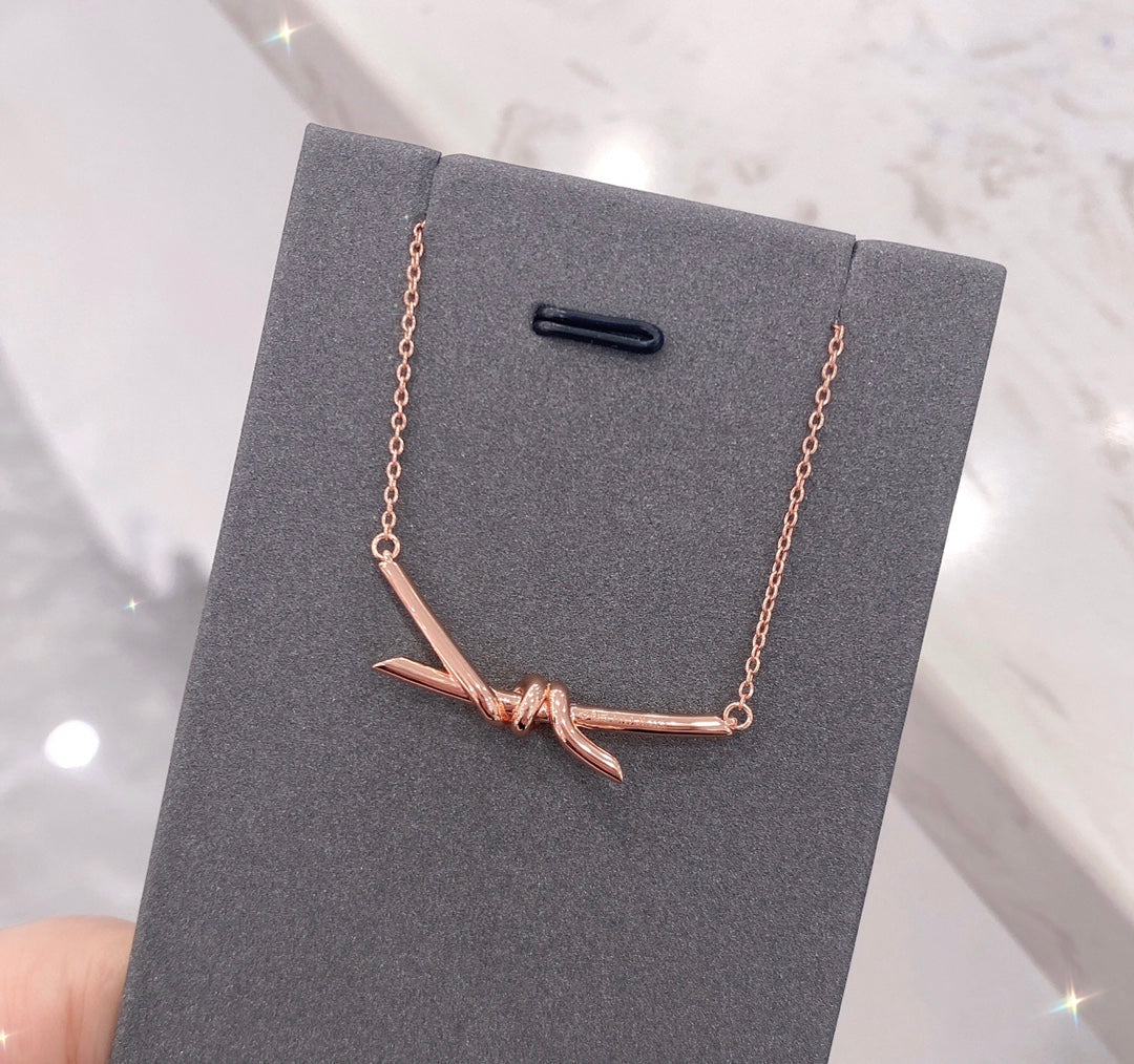 [⭐JeweliWhal]KNOT NECKLACE DIAMONDS