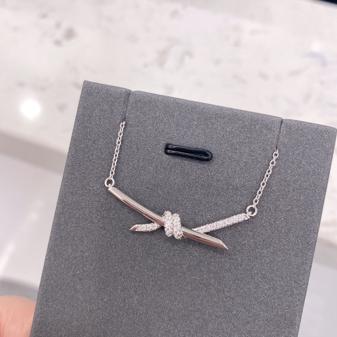 [⭐JeweliWhal]KNOT NECKLACE DIAMONDS