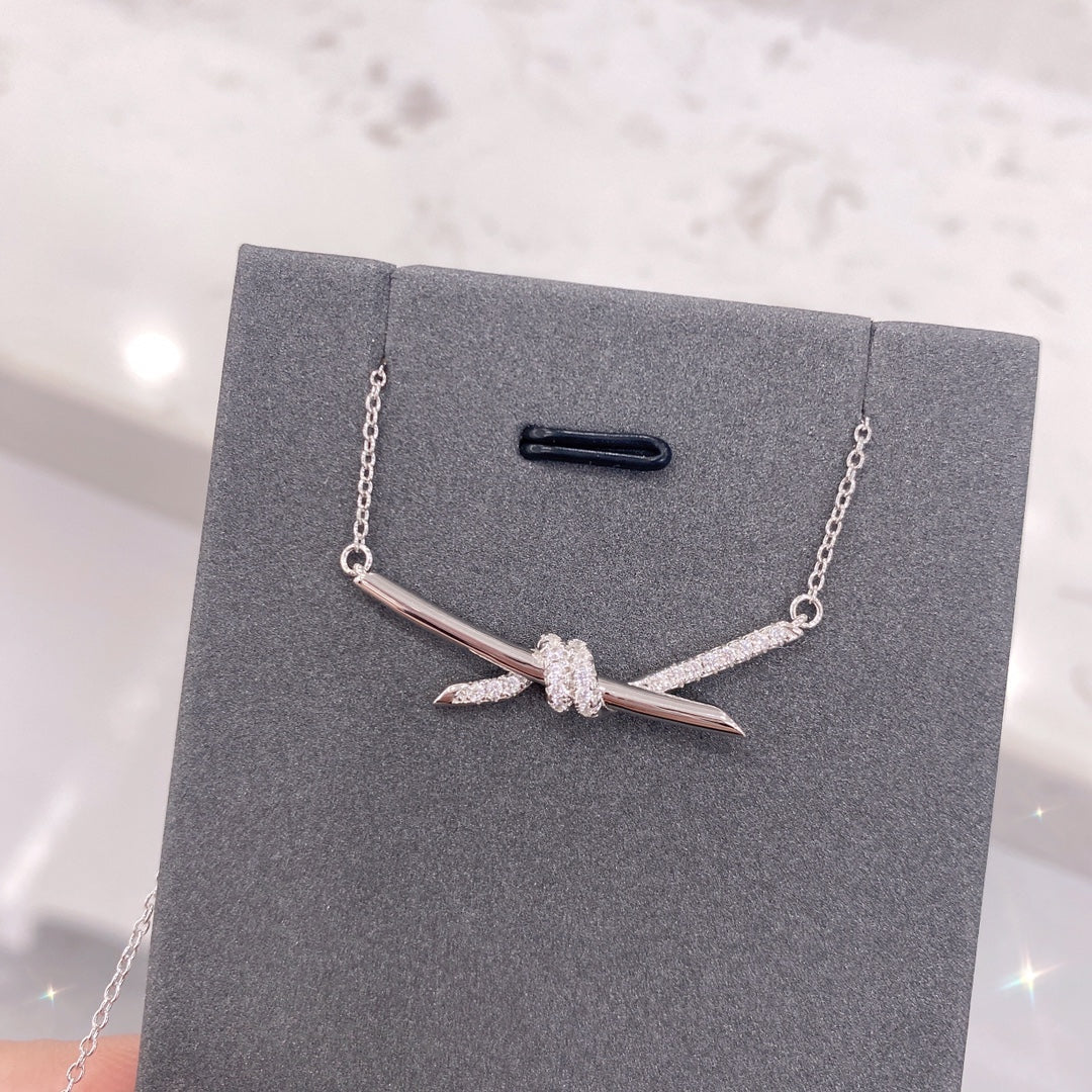 [⭐JeweliWhal]KNOT NECKLACE DIAMONDS