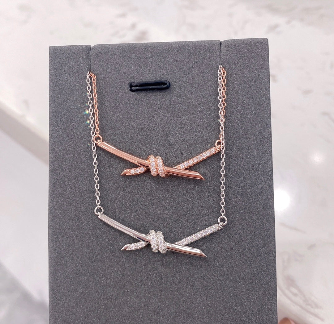 [⭐JeweliWhal]KNOT NECKLACE DIAMONDS