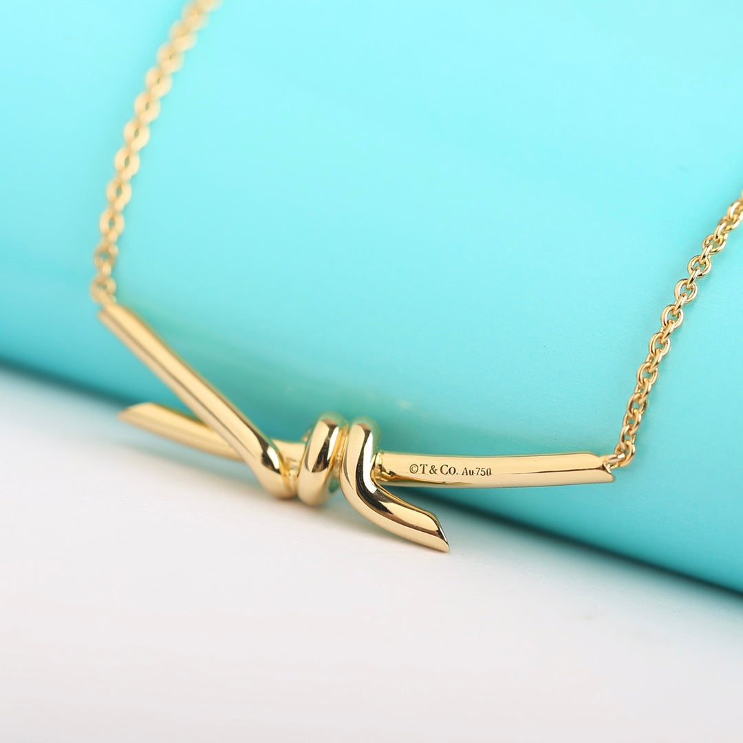 [⭐JeweliWhal]KNOT NECKLACE GOLD