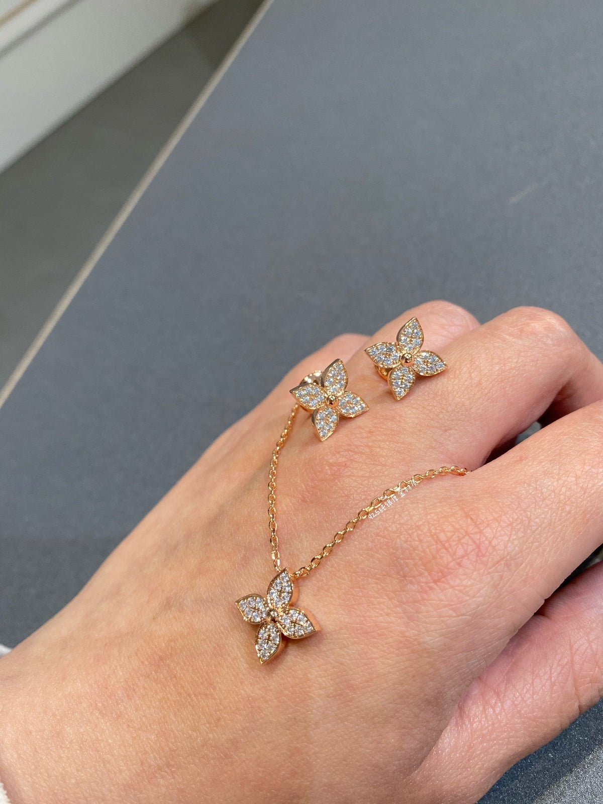 [⭐⭐JeweliWhal]STAR DIAMOND NECKALCE