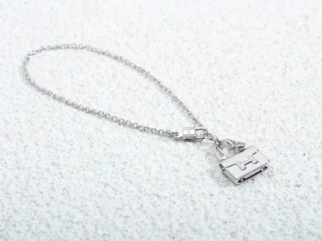 [⭐⭐JeweliWhal]AMULETTE PEDANT SILVER NECKLACE