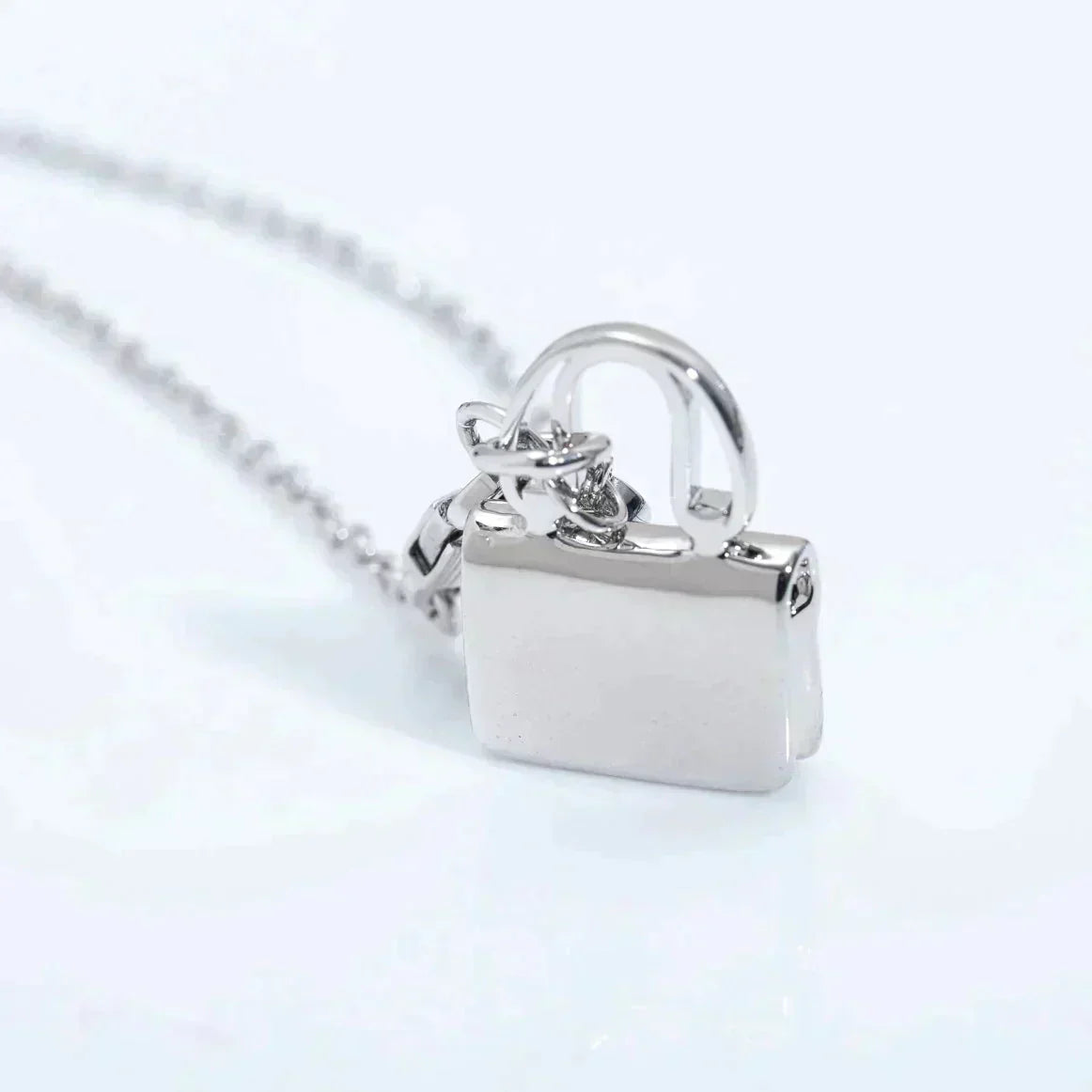 [⭐⭐JeweliWhal]AMULETTE PEDANT SILVER NECKLACE