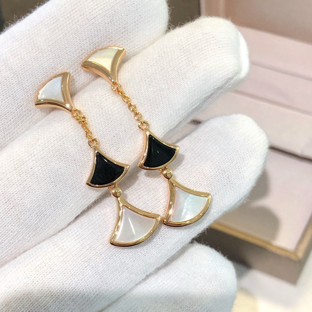 [⭐⭐JeweliWhal]DREAM EARRINGS 3 MOTIFS ONYX MOP PINK GOLD