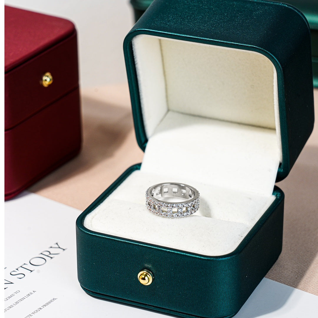 [⭐JeweliWhal]T TRUE DIAMOND 5.5MM RING