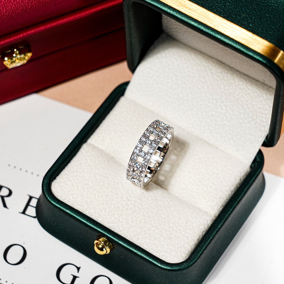 [⭐JeweliWhal]T TRUE DIAMOND 5.5MM RING