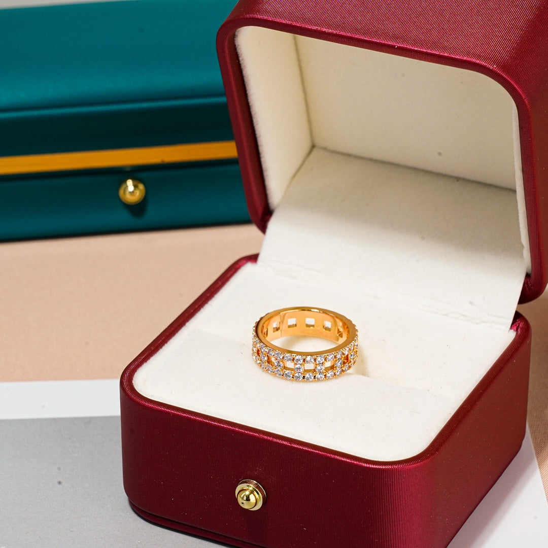 [⭐JeweliWhal]T TRUE DIAMOND 5.5MM RING
