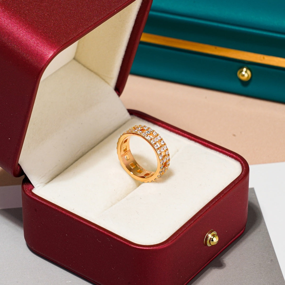 [⭐JeweliWhal]T TRUE DIAMOND 5.5MM RING