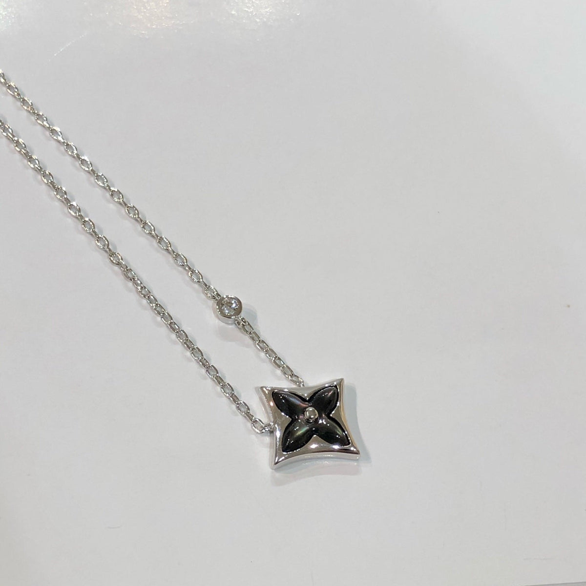 [⭐⭐JeweliWhal]STAR BLACK MOP NECKLACE