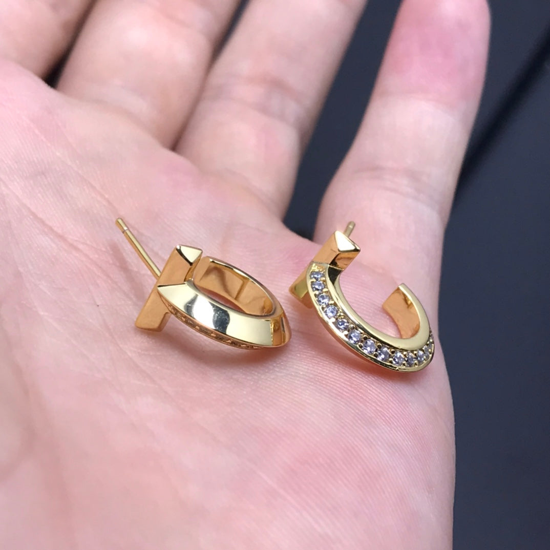 [⭐JeweliWhal]T HOOP DIAMOND EARRINGS
