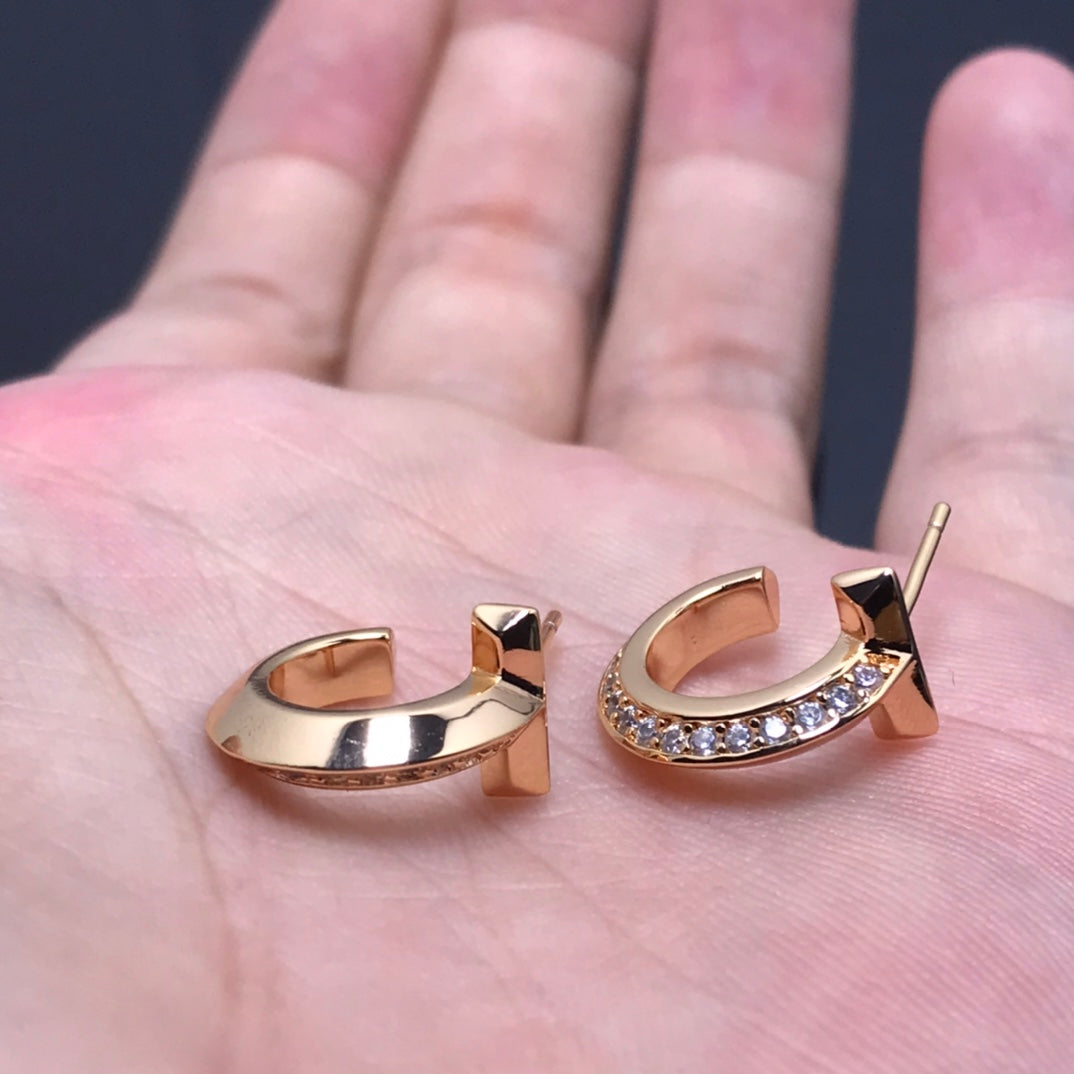 [⭐JeweliWhal]T HOOP DIAMOND EARRINGS