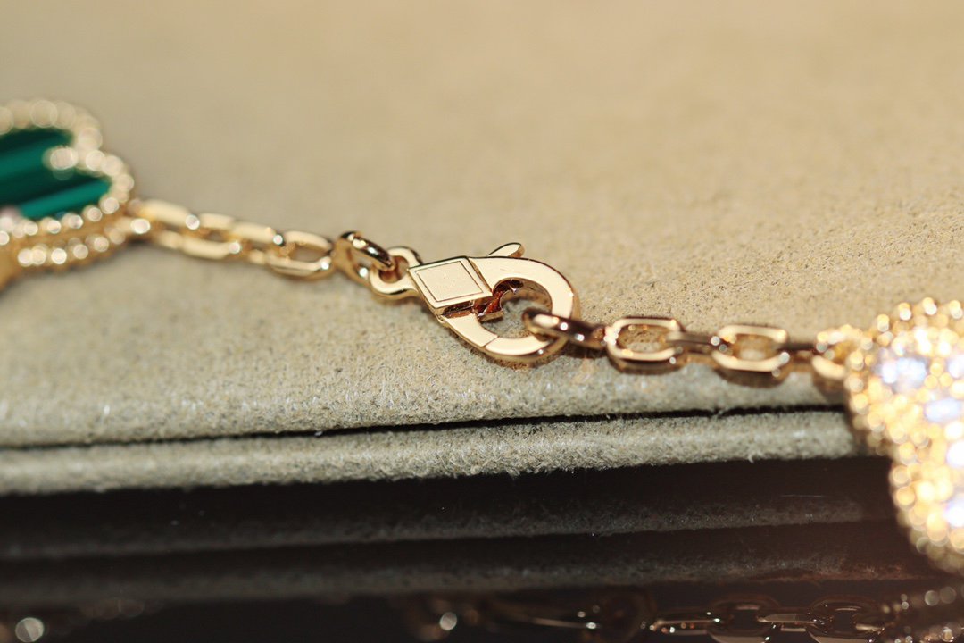 [⭐⭐JeweliWhal]CLOVER 20 MOTIFS ONYX ROSE GOLD