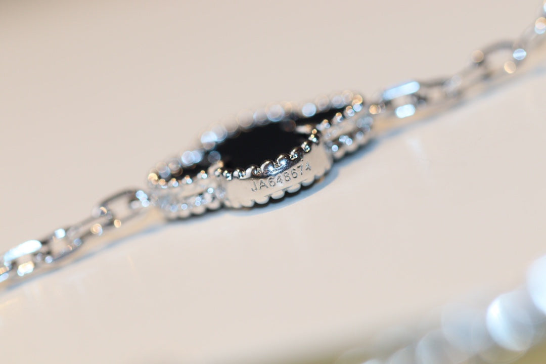 [⭐⭐JeweliWhal]CLOVER 20 MOTIFS ONYX DIAMOND SILVER