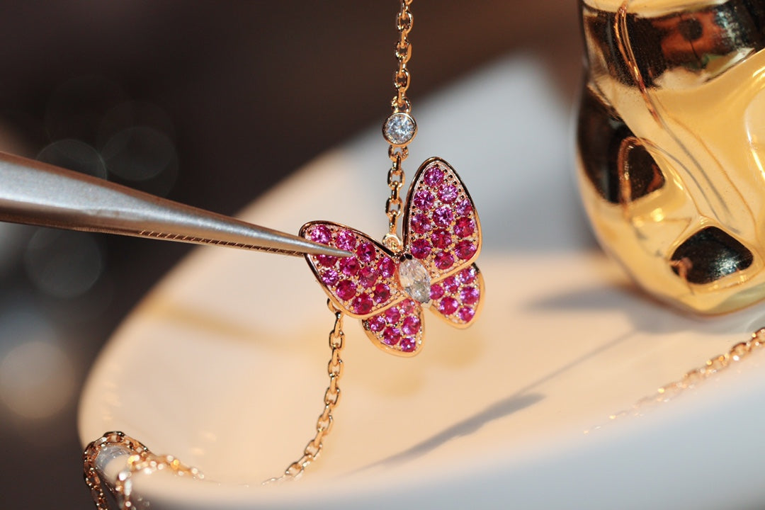 [⭐⭐JeweliWhal]BUTTERFLY RED DIAMOND ROSE GOLD NECKLACE