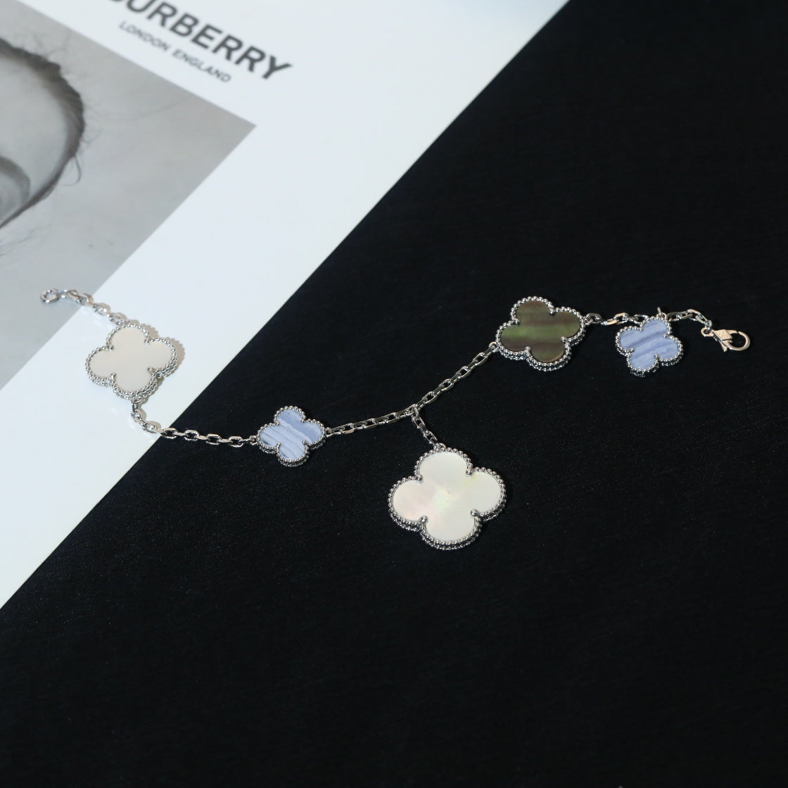 [⭐⭐JeweliWhal]CLOVER BRACELET 5 MOTIFS MOP CHALCEDONY SILVER