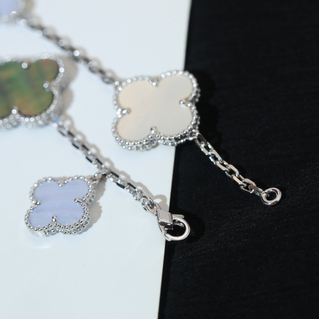 [⭐⭐JeweliWhal]CLOVER BRACELET 5 MOTIFS MOP CHALCEDONY SILVER