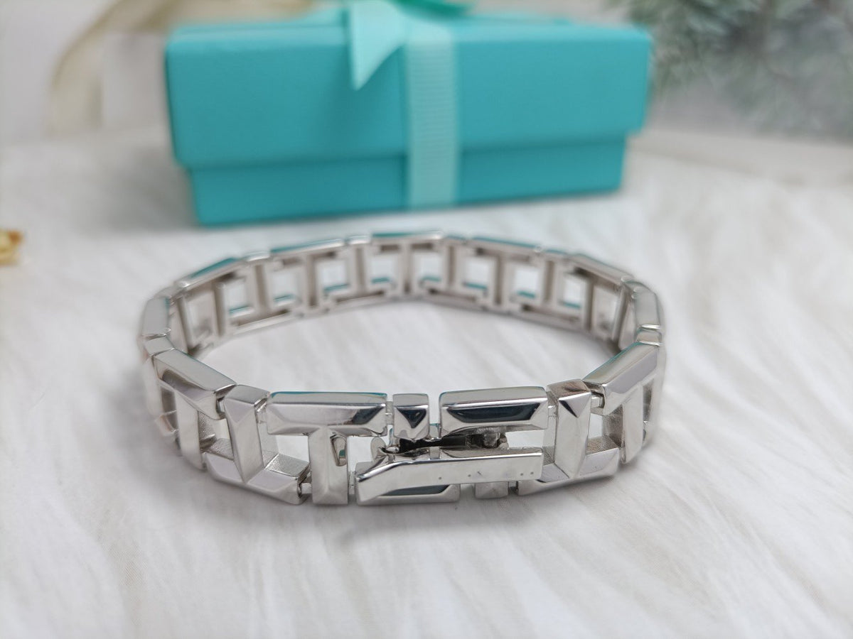 [⭐JeweliWhal]T TRUE NARROW BRACELET