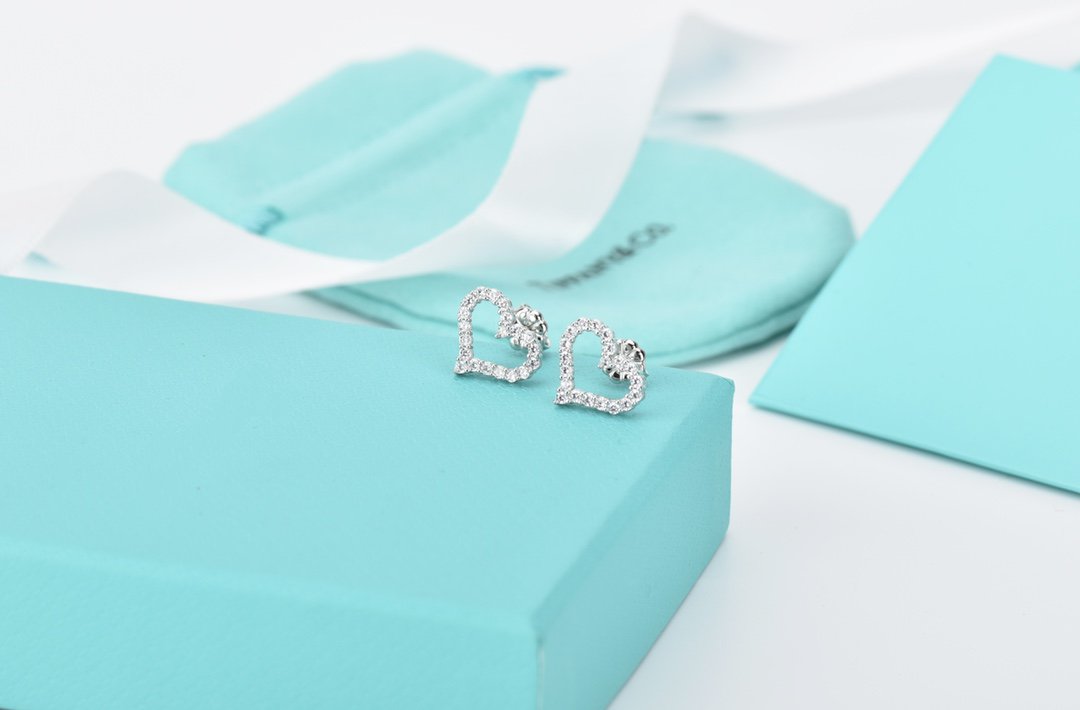 [⭐JeweliWhal]OPEN HEART STUD DIAMOND EARRINGS
