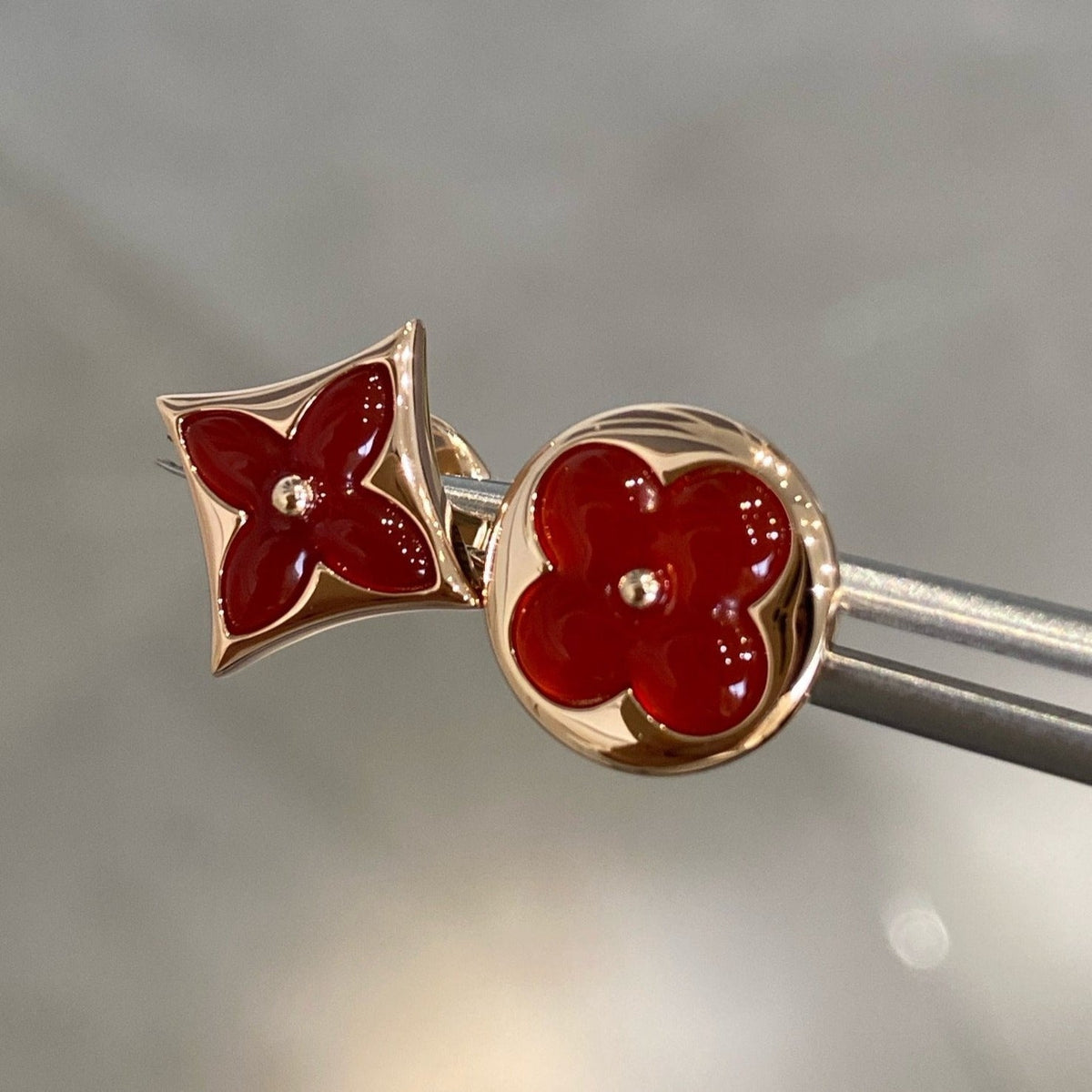 [⭐⭐JeweliWhal]STAR AND SUN PINK GOLD CARNELIAN STUD EARRINGS