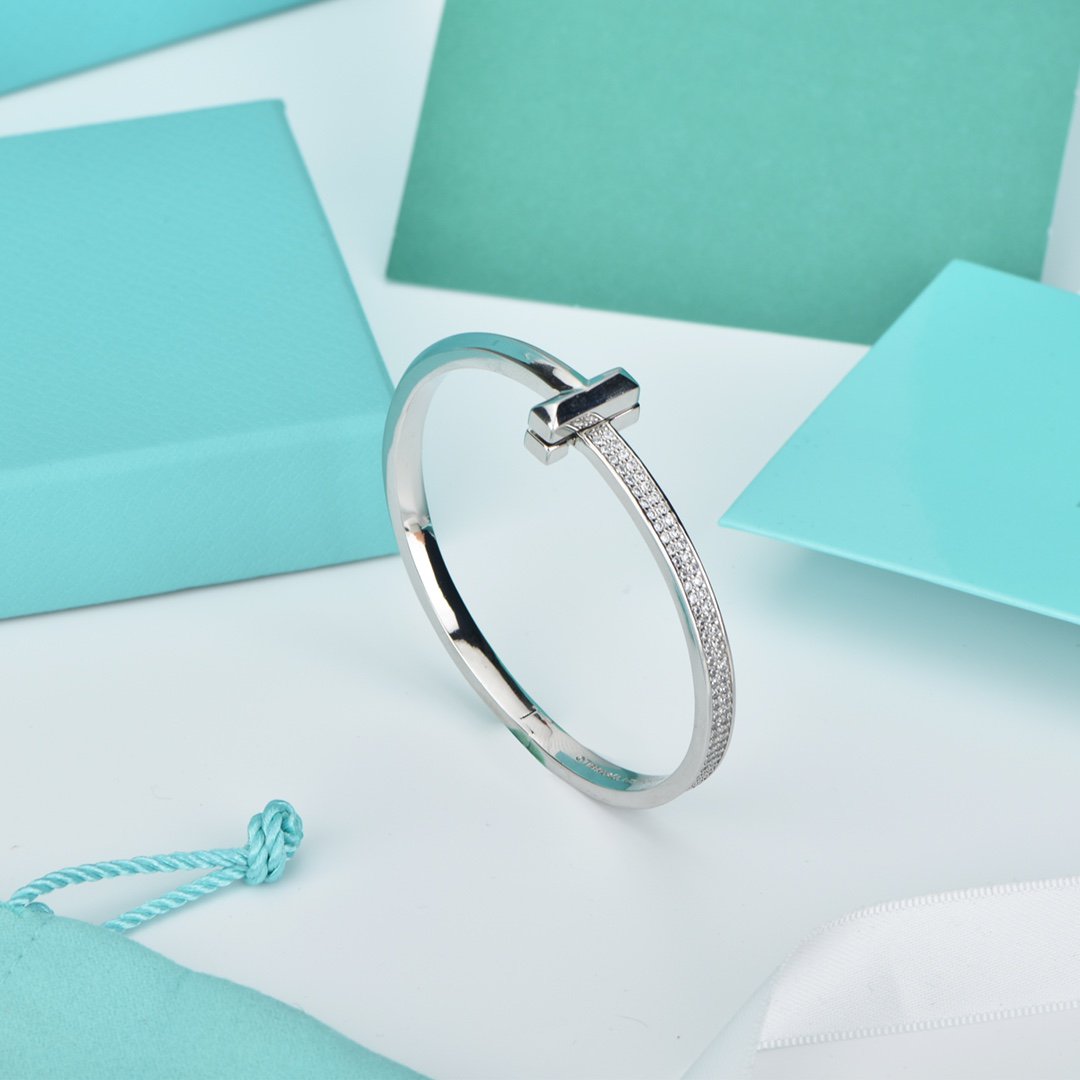 [⭐JeweliWhal]WIDE DIAMONDS HINGED BANGLE