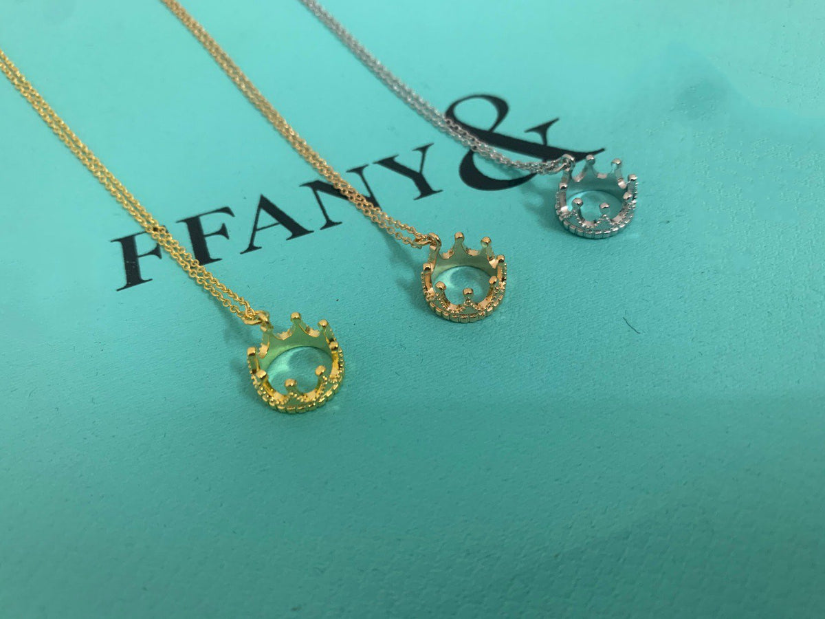 [⭐JeweliWhal]CROWN NECKLACE MECARI