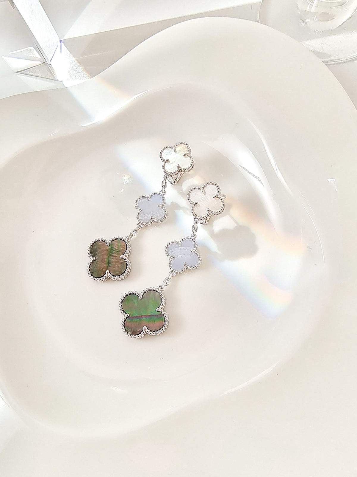 [⭐⭐JeweliWhal]CLOVER 3 MOTIFS CHALCEDONY DARK MOP SILVER EARRINGS