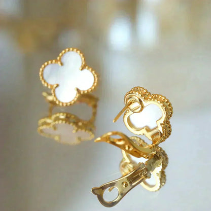 [⭐⭐JeweliWhal]CLOVER MEDIUM 1 MOTIFS  WHITE MOP STUD EARRINGS