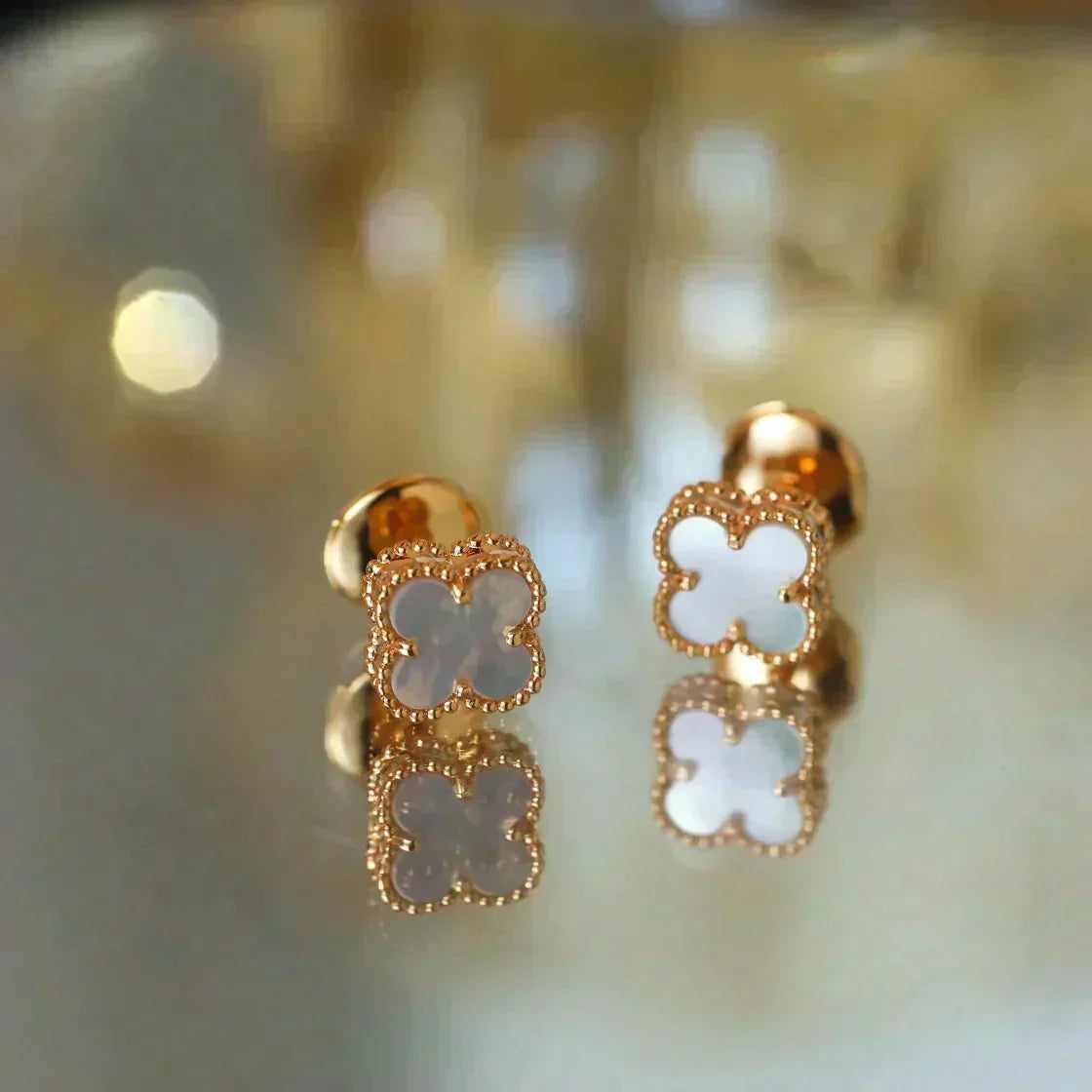 [⭐⭐JeweliWhal]CLOVER MINI 9.5MM WHITE MOP EARRINGS