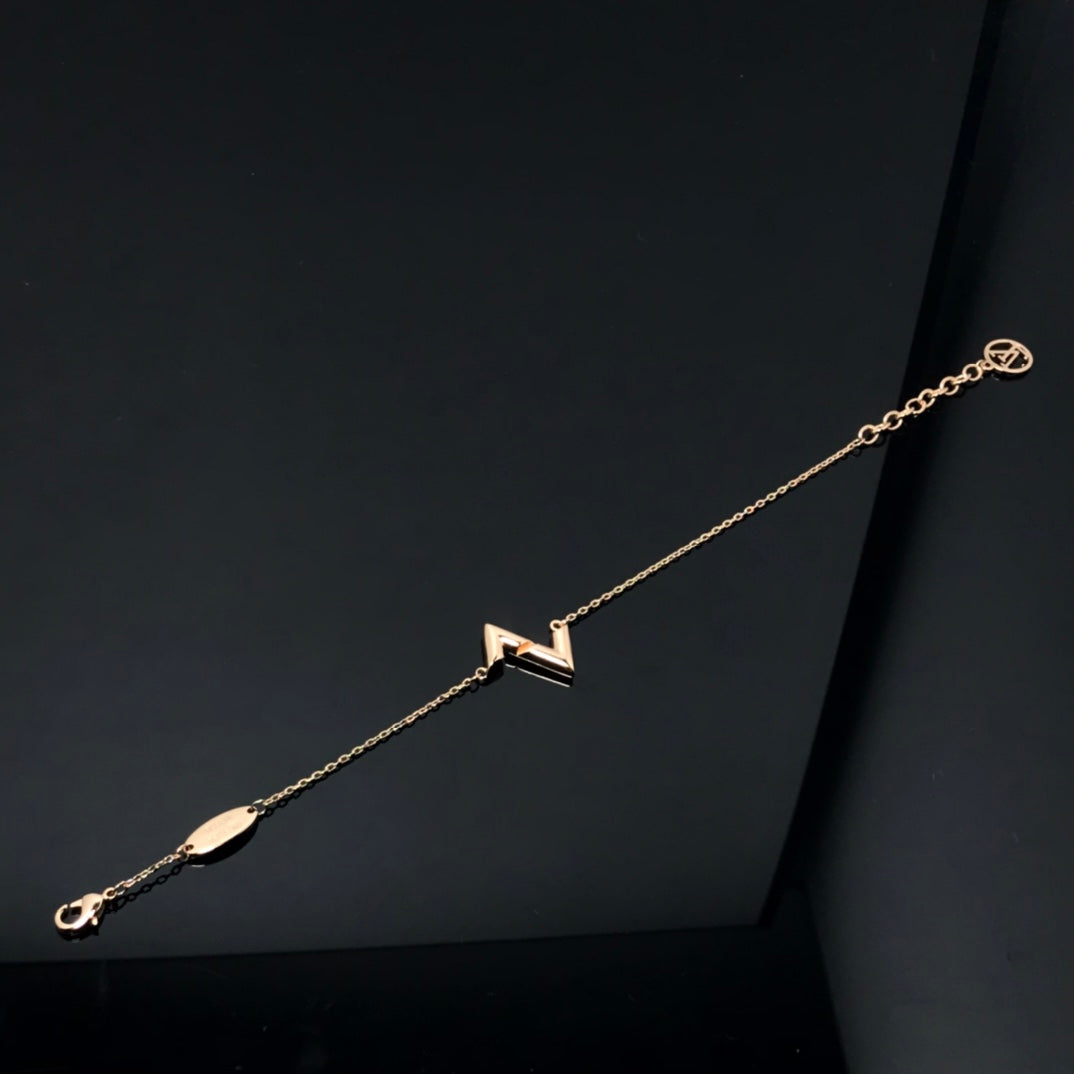 [⭐⭐JeweliWhal]VOLT LV LOGO BRACELET
