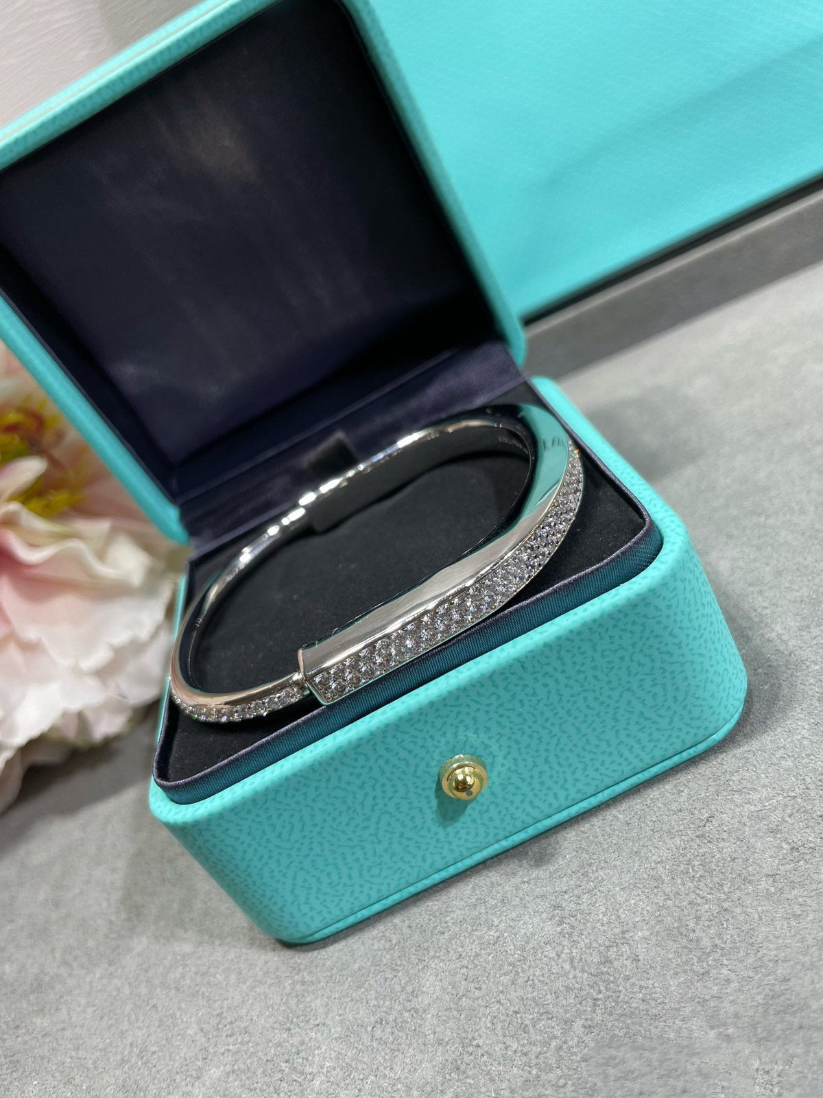 [⭐JeweliWhal]LOCK BRACELET DIAMOND PAVED
