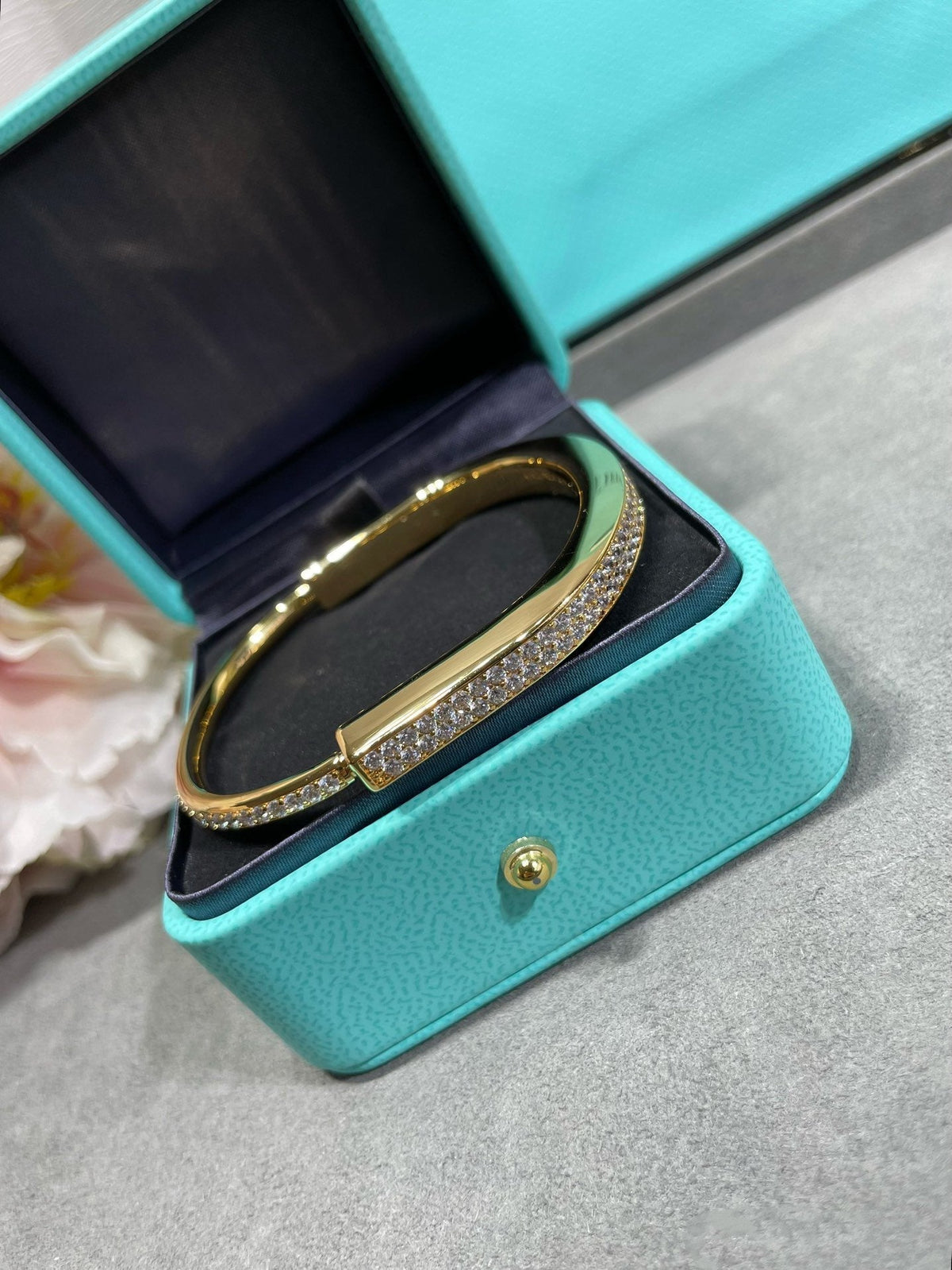 [⭐JeweliWhal]LOCK BRACELET DIAMOND PAVED